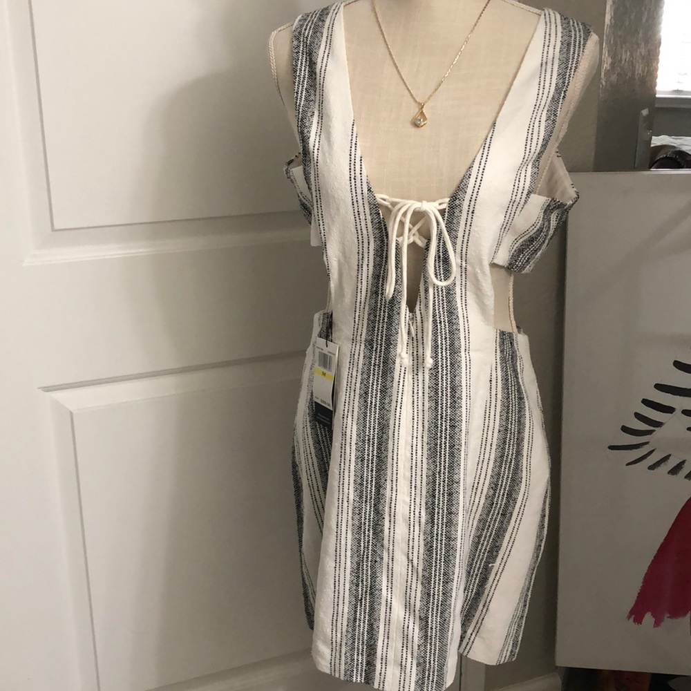 Super cute summer dress.